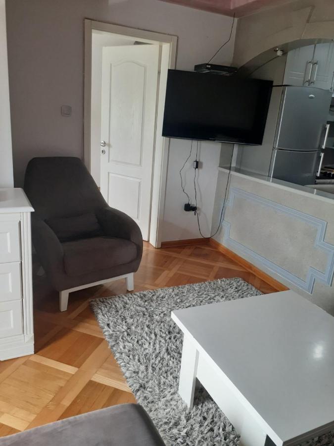 Apartamento Loznicki Stan Na Dan 2 - Stan Na Dan Loznica Exterior foto